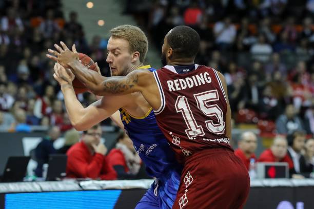 鲜明对比 鲜明对比