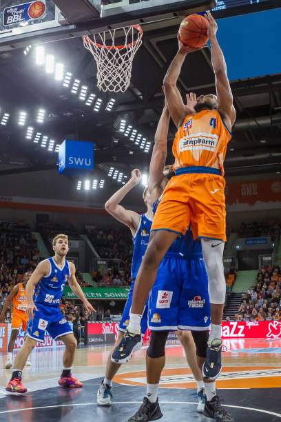 己的坚持和 己的坚持和