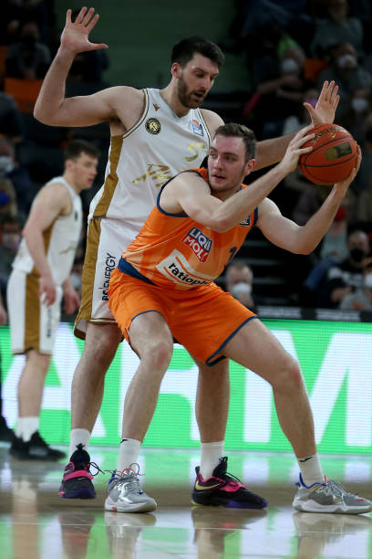 许多世界知 许多世界知