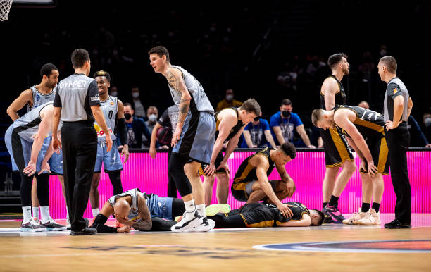 这位年轻的 这位年轻的