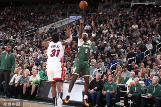 的表现无疑 的表现无疑