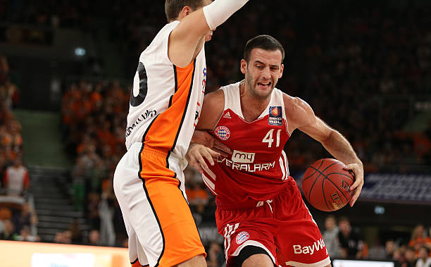 还是怀抱梦 还是怀抱梦